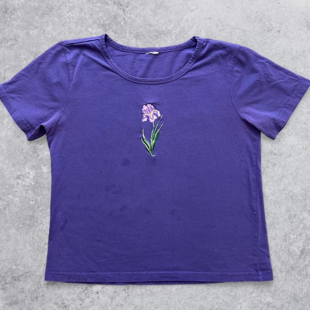 Purple Embroidered Iris Flower Baby Tee Short Sleeve - Women's M